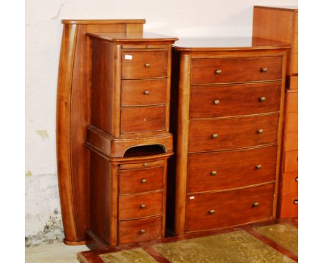 MODERN MAHOGANY FINISHED BEDROOM SET COMPRISING 5 DRAWER CHEST, PAIR OF 3 DRAWER BEDSIDE CHESTS &amp; HEADBOARD     