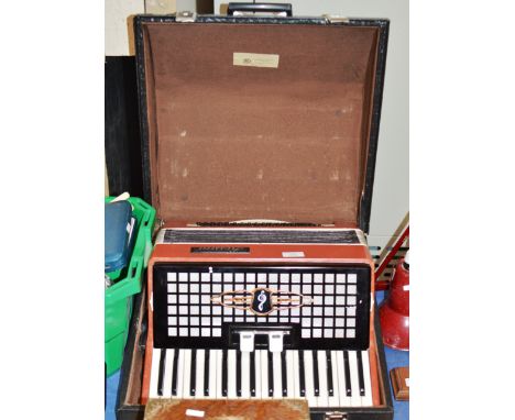 VINTAGE ROSSINI ACCORDION WITH CARRY CASE     
