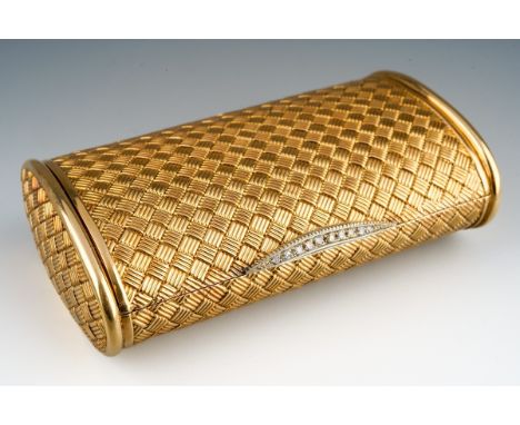 A diamond set purse. Designed as a series yellow interwoven lines, with diamond set hinged opening, set with ten graduating s