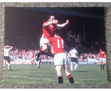 Football Gordon Hill signed 16x12 colour photo pictured while playing for Manchester United. Good Condition. All autographs a