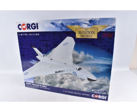 A BOXED CORGI LIMITED EDITION AVIATION ARCHIVE AVRO VULCAN B MK2 1:72 SCALE DIECAST MODEL AIRCRAFT, numbered AA27202, model i