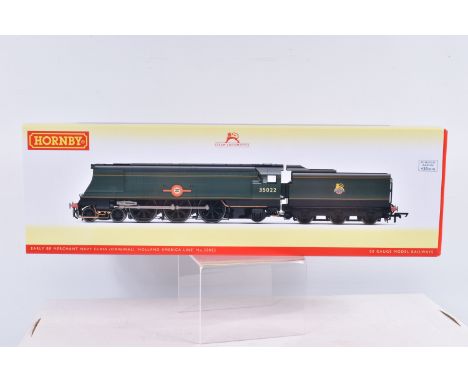 A BOXED HORNBY MODEL RAILWAY STEAM LOCOMOTIVE, OO Gauge, Early BR Merchant Navy Class (Original), 'Holland America Line' no. 