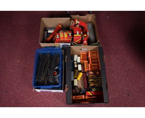 A QUANTITY OF BOXED AND UNBOXED MAINLY OO GAUGE ROLLING STOCK, ACCESSORIES AND TRACK, boxed and unboxed passenger and freight