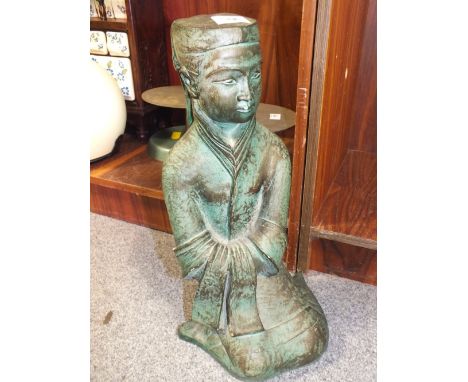 AN ORIENTAL STYLE CERAMIC FIGURE OF A KNEELING LADY BY AUSTIN'S PRODUCTIONS