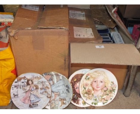 TWO LARGE BOXES OF BOXED AND UNBOXED COLLECTORS PLATES TO INCLUDE ROYAL WORCESTER EXAMPLES 