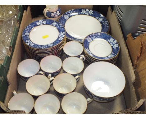 A TRAY OF FLORAL BLUE AND WHITE SPODE CHINA