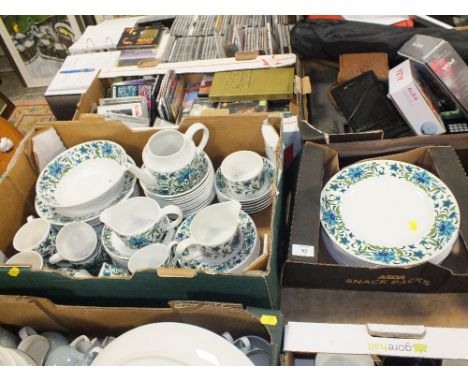 TWO TRAYS OF MIDWINTER SPANISH GARDEN TEA AND DINNERWARE 