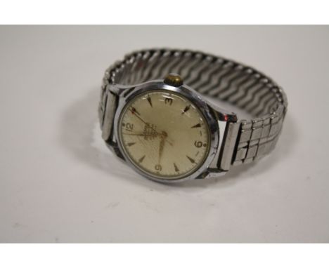 A VINTAGE GENTS ROAMER WRIST WATCH