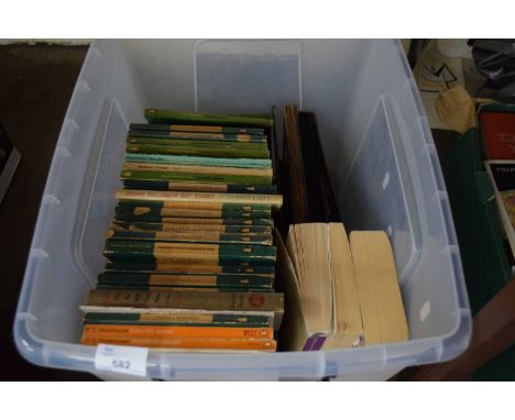 BOX CONTAINING VARIOUS PENGUIN BOOKS AND ALBUMS OF VARIOUS VINTAGE PHOTOGRAPHS