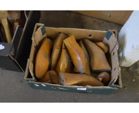 BOX OF VINTAGE WOODEN SHOE STRETCHERS