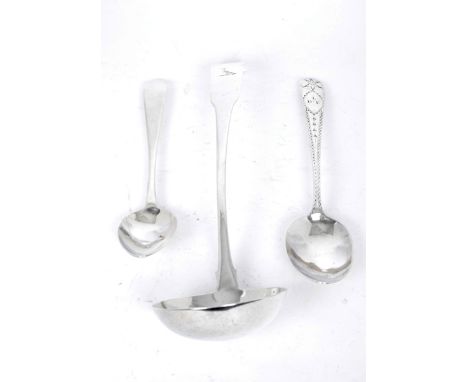 Georgian Irish silver ladle and spoons. A George III Irish silver fiddle pattern soup ladle, Dublin 1803, by John Pittar; a G