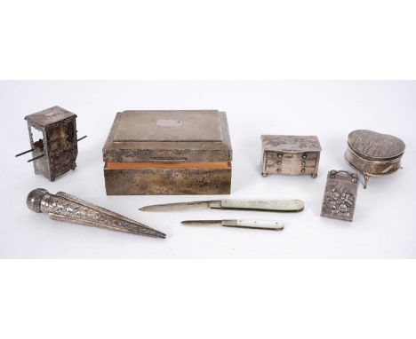 A Victorian silver scent bottle, a 1950s cigarette box and a collection of later silver objects. A Victorian silver scent bot