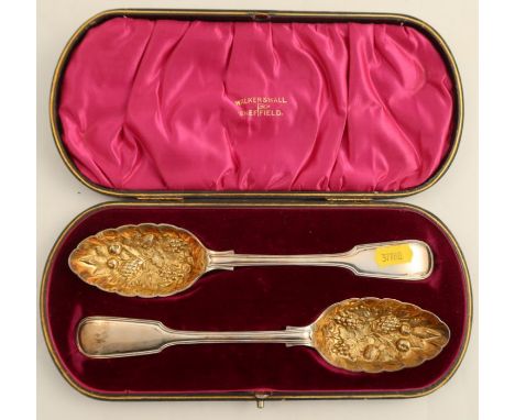 A cased pair of silver fiddle and thread pattern berry spoons, Sheffield 1896, maker Walker &amp; Hall, weight 6oz