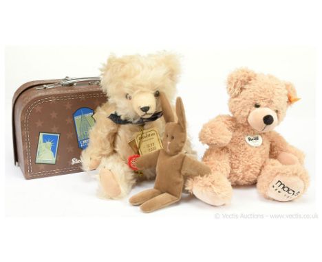 Steiff and Hermann Teddy Original pair of teddy bears: (1) Steiff Fynn (special from "Macy's, New York" (embroidered to sole 