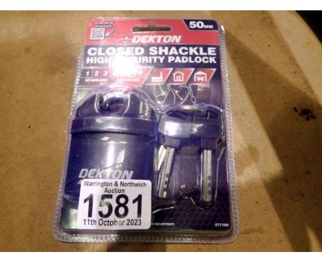 New unused 50mm closed shackle padlock with three keys. UK P&amp;P Group 1 (£16+VAT for the first lot and £2+VAT for subseque