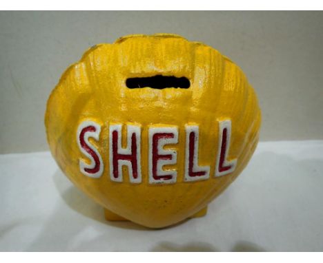 Cast iron Shell money box, H: 12 cm. UK P&amp;P Group 1 (£16+VAT for the first lot and £2+VAT for subsequent lots) 