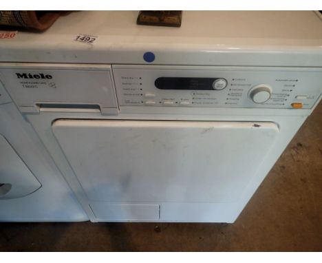 Miele T8822C 7KG tumble dryer. All electrical items in this lot have been PAT tested for safety and have passed. This does no