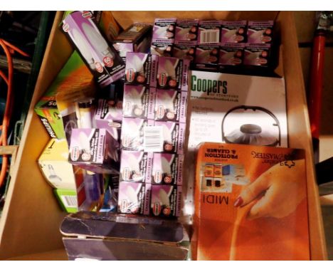 Quantity of mixed items including light bulbs. Not available for in-house P&amp;P 