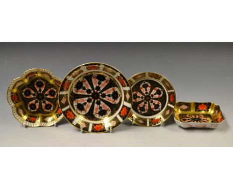 A Royal Crown Derby Imari 1128 pattern trinket dish, solid gold band; three other 1128 pattern trinket dishes (4)