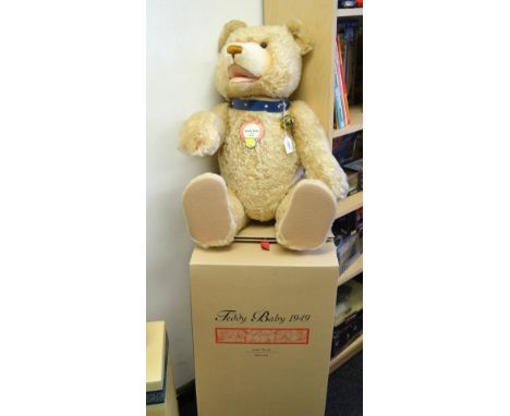 A Steiff limited edition 1949 replica bear, boxed, with certificate 