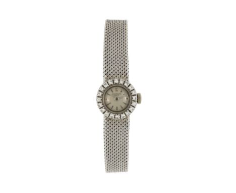 Patek Philippe, montre-bracelet en or gris 750 sertie de diamants, Signée Patek Philippe, réf. 3282/1, n°mouvement 938041, n°