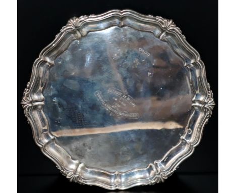 Silver Salver Of Circular Shaped Form With Acanthus Moulded Edge, Fully Hallmarked For Sheffield z 1917, Makers Mark JR, Engr