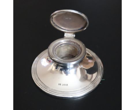 Large Silver Inkwell, Fully Hallmarked For Sheffield z 1917, Makers Mark For Walker & Hall, Diameter 4.25 Inches 