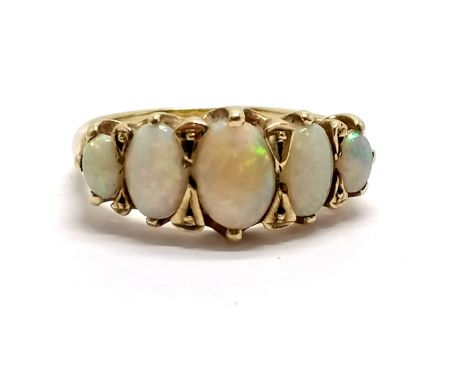 9ct hallmarked gold 5 x opal stone set ring - size L &amp; 3.1g total weight 