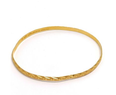22ct foreign marked gold bangle - 7cm diameter &amp; 9.5g 