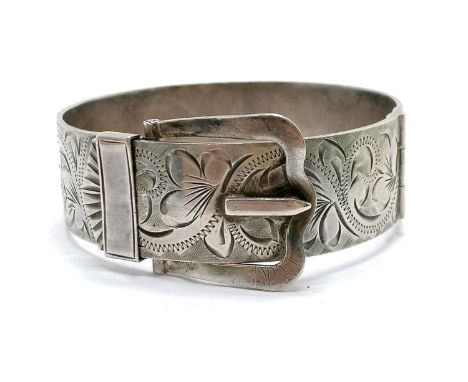 1975 silver bangle with buckle detail by Bracelon Ltd - 6cm diameter &amp; 49g with unusual opening mechanism (Patent 960949)