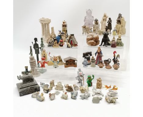 Qty of collectables inc Wade Disney, weeping Buddha, Schleich muppets, womble pencil topper, reproduction bronze cast figures
