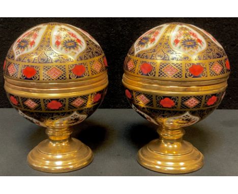 A Royal Crown Derby limited edition Millennium globe thermometer and a Millennium globe aneroid barometer, 540/1000,  13cms h