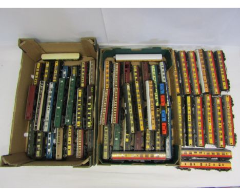 A large collection of assorted unboxed 00 gauge passenger coaches including Hornby, Triang, Lima etc (approx 60 items) 