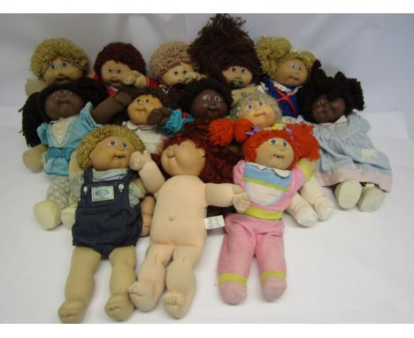 A collection of vintage Xavier Roberts 'Cabbage Patch Kids' dolls (13) 