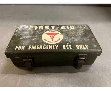 A vintage US army medical department first aid box (24cm x 12cm)