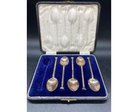 Five Art Deco silver teaspoons boxed