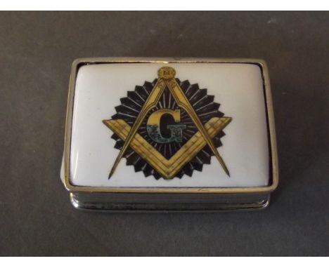 A silver 925 snuff bottle with an enamel lid decorated with Masonic symbols, 1½'' long