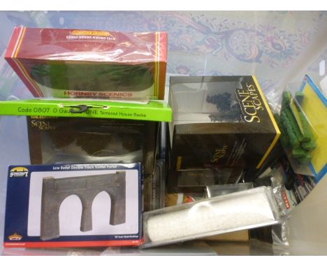 Collection of boxed trackside accessories to include Bachmann Scene Scapes, Hornby Scenics, Busch, Learning Kit Woodland Scen