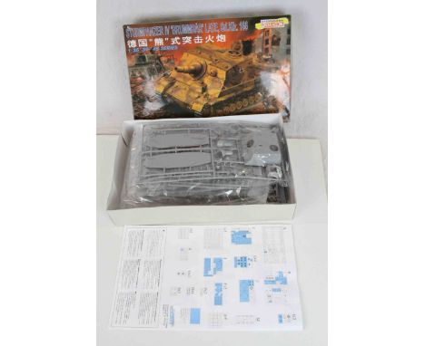 Four Dragon 1:35 Scale '39 - '45 Series model military vehicles to include No.6081 Sturmpanzer IV 'Brummbar' Late, Sd.Kfz.166