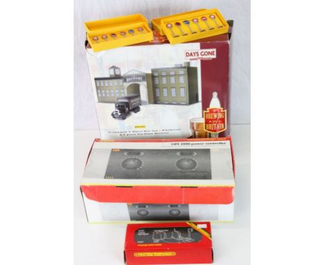 Boxed Dickie Train System Xpress Train set, boxed Hornby OO gauge R8012 HM 2000 Power Controller, 2 x boxed Atlas Dinky 40 Ro
