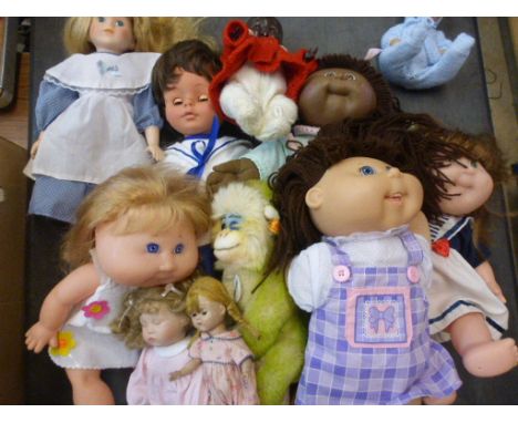 Group of dolls and teddy bears to include Steiff Mungo (contemporary), Cabbage Patch dolls, Ashton Drake baby doll, a black K