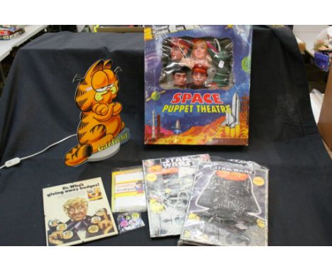 Group of mixed collectables to include boxed Space Puppet Theatre with 5 puppets, 2 Star Wars advent Calendars, Paddingtons W