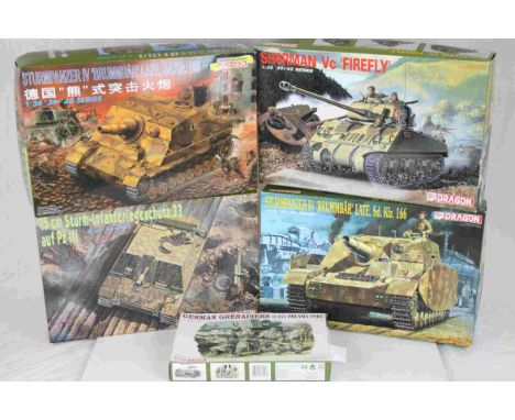 Four Dragon 1:35 Scale '39 - '45 Series model military vehicles to include No.6026 Sturmpanzer "Brummbar" Late, Sd.Kfz.166, N