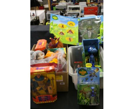 10 Boxed/carded/tagged Disney toys to include Mattel Hunchback of Notre Dame figures (Quasimodo &amp; Phoebus), Aladin, 3 x B