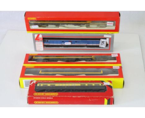Boxed Lima OO gauge 205265A4 Locomotive CL 50003 Temeraire locmotive plus 4 x boxed Hornby items of rolling stock (5)