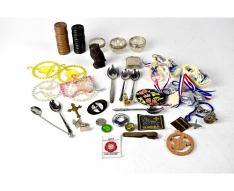 A collectors' lot comprising three hallmarked silver rimmed glass salts, a lighter, etc. 