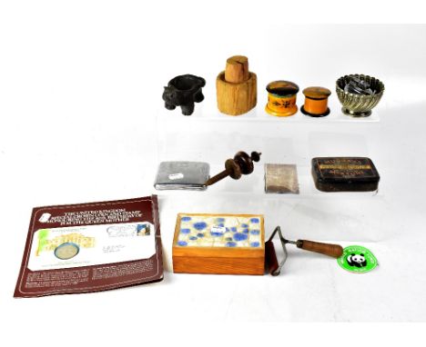 A collectors' lot comprising a table lighter, treen, etc.