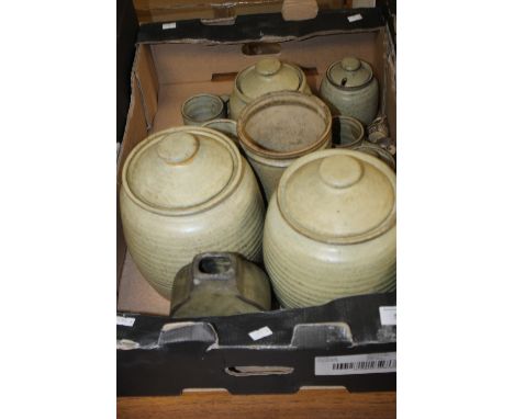 A TRAY OF CERAMIC POTS (TRAY NOT INCLUDED)