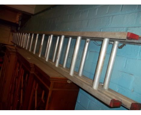 A 16 RUNG ALUMINIUM DOUBLE LADDER