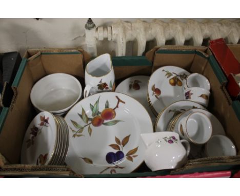 A TRAY OF ROYAL WORCESTER "EVESHAM" TEA &amp; DINNERWARE (TRAY NOT INCLUDED)